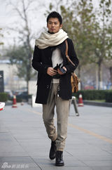 组图：芦芳生时尚街拍 百搭风诠释新潮流