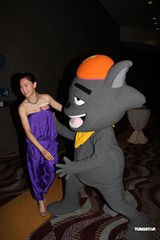 组图：《喜羊羊3》慈善首映 谢天华携手徐子珊献声