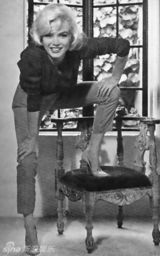 组图：玛丽莲-梦露生前最后一组生活照嬉笑人生