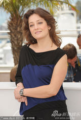 幻灯：蒂姆-伯顿携评委团亮相 金赛贝尔乔凡娜比美