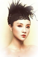 组图：章龄之拍摄油画写真 古典造型高贵优雅