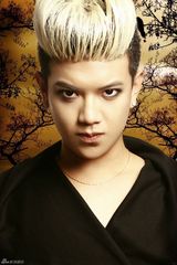 组图：0086男团奢华宣传照曝光 万圣节帅气登场