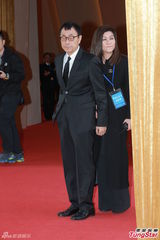 组图：邵逸夫追思会金色布置 不接受花篮花圈