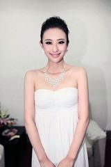 组图：兽兽写真曝光 举止优雅端庄显名媛气质