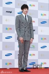 组图：韩星云集首尔电视剧盛典 吴奇隆等助阵