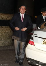 组图：赌王何鸿燊九十寿宴 何超仪红裙性感迷人