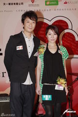 组图：关心妍洪卓立现身关注日本地震慈善歌会 