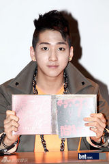 组图：韩国男子组合B1A4举办新碟粉丝签名会