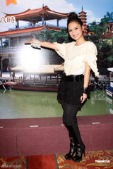 组图：阿娇回忆儿时温情往事 欲趁楼市高峰卖房