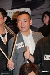 组图：林保怡黄德斌汤盈盈参加《天与地》活动