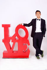 组图：《首付》张铎黄小蕾浪漫婚照诠释励志爱情