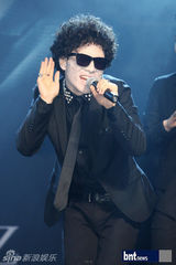 组图：韩团WonderBoys首亮《Ta-Dah》制作发布会