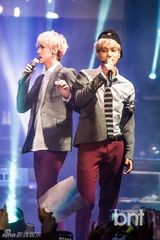 组图：SHINee与EXO-K等K-POP演唱会秀炫舞