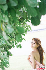 组图：叶子瑄音乐写真书为电影暖身