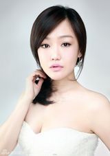 组图：薛佳凝甜美写真气质脱俗优雅