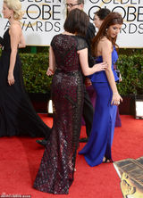 组图：伊丽莎白-莫斯编织纹透视长裙