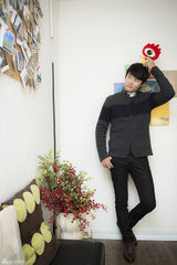 高清组图：韩星在熙对话新浪娱乐