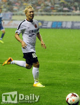 组图：朴智星领衔明星足球赛 收入捐四川灾区