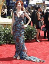 高清图：艾美奖红毯 凯莉-佩斯顿礼服花影斑驳