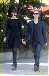 组图：好莱坞女星安妮-海瑟薇幸福完婚