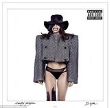 组图：Gaga亮相颁奖礼怪异十足 戴假牙变龅牙苏