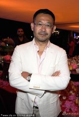 组图：李宇春贾樟柯杨澜等亮相中国之夜