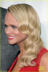 组图：村夫布雷克亮相 米兰达-兰伯特胸门大开