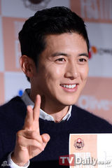 组图：韩星高修举行粉丝见面会 婚后依然风度翩翩