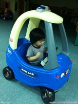 组图：微镜头下的小小志 呆萌可爱完胜童颜老爸