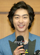 组图：人气节目《音乐银行》换主持 金敏智贤宇担纲