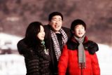 组图：《买房夫妻》王千源展文艺情怀