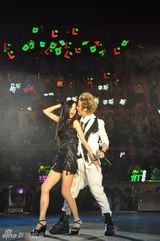 组图：快女杭州热力开唱 全国巡演拉开璀璨序幕