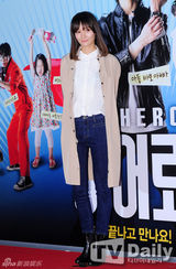 组图：2PM灿盛崔江熙等捧场《Hero》试映会