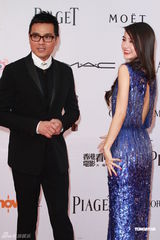 高清图：Angelababy深V长裙现身 林家栋绅士护花