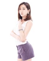 组图：杜若溪甜美写真曝光造型清纯