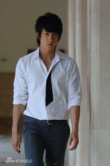 组图：盘点穿白衬衫也男神的男星们