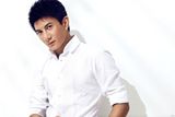 组图：吴奇隆拍俊朗帅气写真 无缘央视春晚