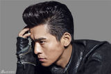 组图：乔振宇化身机车型男 黑色夹克酷范儿十足