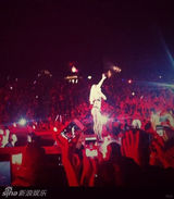 组图：Lady GaGa香港开唱 圈内众星纷纷“朝圣”