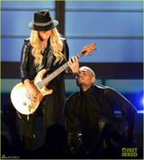 组图：克里斯布朗公告牌现场卖力演唱