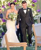 组图：34岁后街男孩卡特与未婚妻完婚 现场拥吻