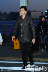 组图：韩星Rain飞LA备战好莱坞新片亮相机场