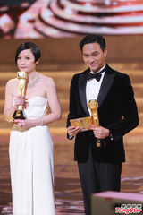 组图：张智霖凭《冲上云霄2》获最受欢迎男角色