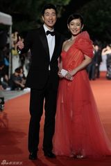 组图：电影金马奖红毯群星云集 女星性感华服斗艳