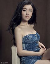 组图：陈廷嘉杂志写真 知性温婉展淑女气质