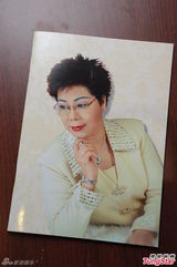 组图：粤剧陈剑声设灵 梅雪诗陈宝珠携手致祭