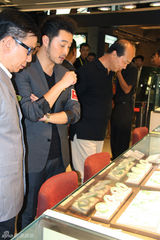 组图：沙溢受品牌青睐 现场连线为粉丝传达母爱