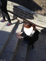 组图：《扫毒》变性人Poy北京首秀游览长城