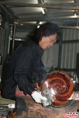 组图：伍佰挥汗做玻璃盘子 宣布不再跳舞