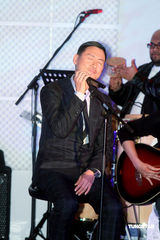 幻灯：张学友推全新大碟 因版税问题或将被无线封杀